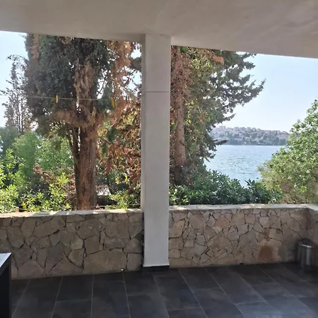 Дом отдыха House